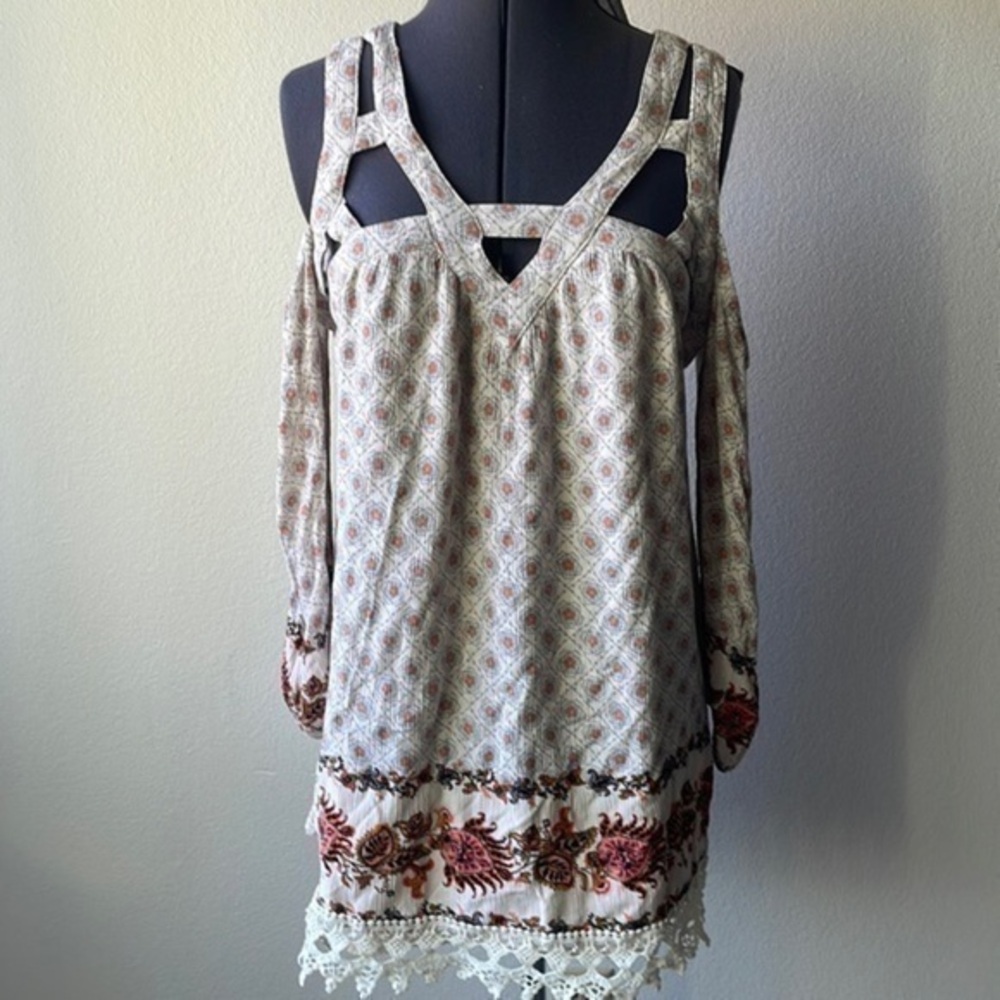 Coco and Jamison top size medium bohemian cream and orange